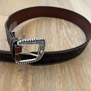 Women’s Ariat leather belt